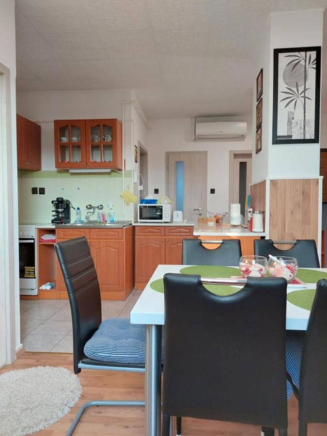 Nagcsaládos Rózsa Apartman Balatonlelle Exterior foto